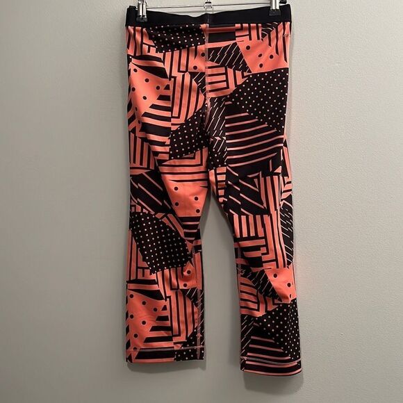 Nike Pro Dri-Fit Women's Athletic Geometric Pattern Crop Leggings - Picture 4 of 6